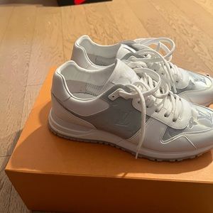 COPY - LOUIS VUITTON SNEAKERS EXCELLENT CONDITION SIZE 7